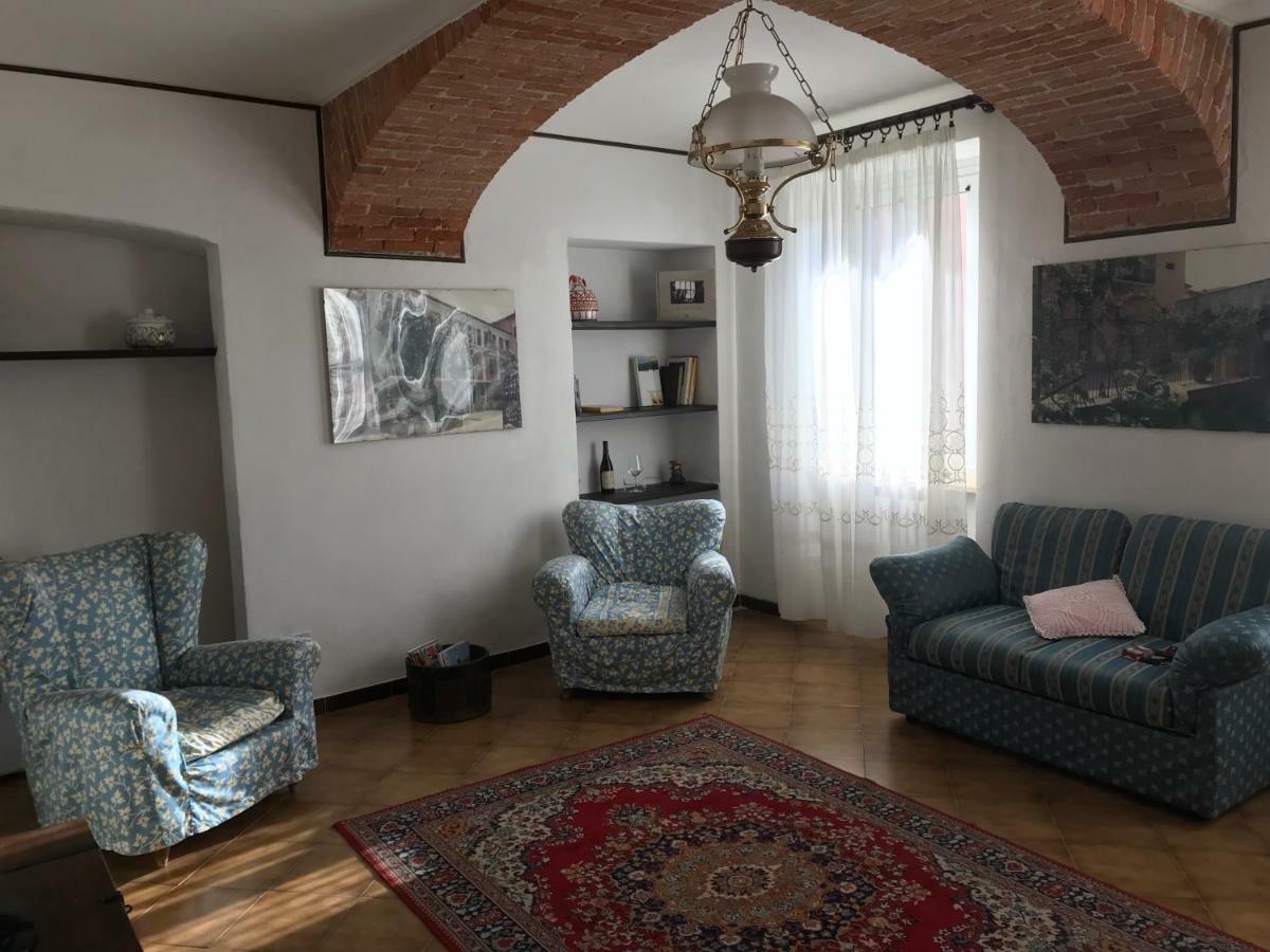 Bed & Roses “Gege” Apartment La Morra Exterior photo